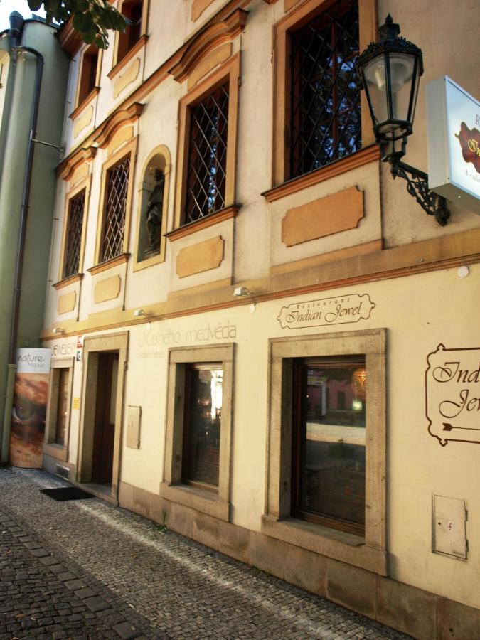 Ferienwohnung U Cerneho Medveda- At The Black Bear Prag Exterior foto