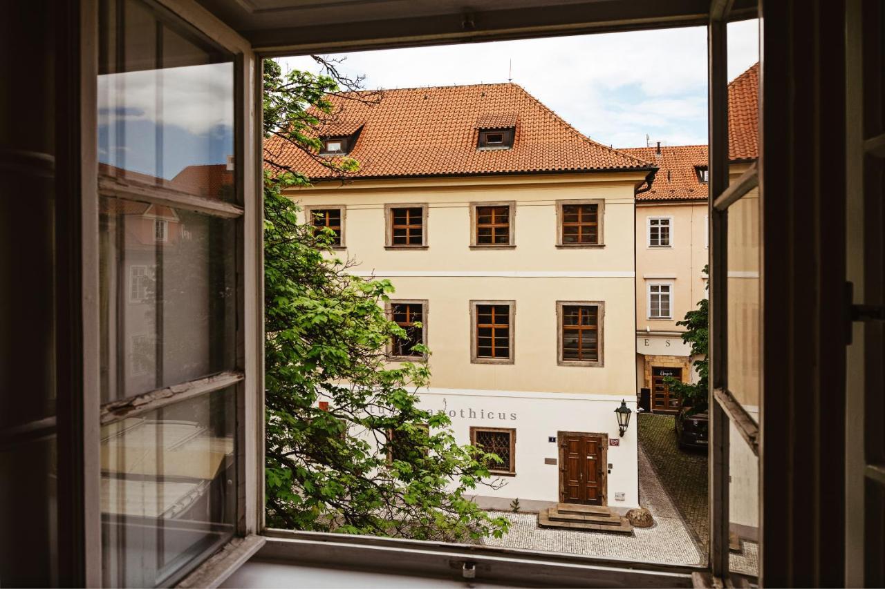 Ferienwohnung U Cerneho Medveda- At The Black Bear Prag Exterior foto