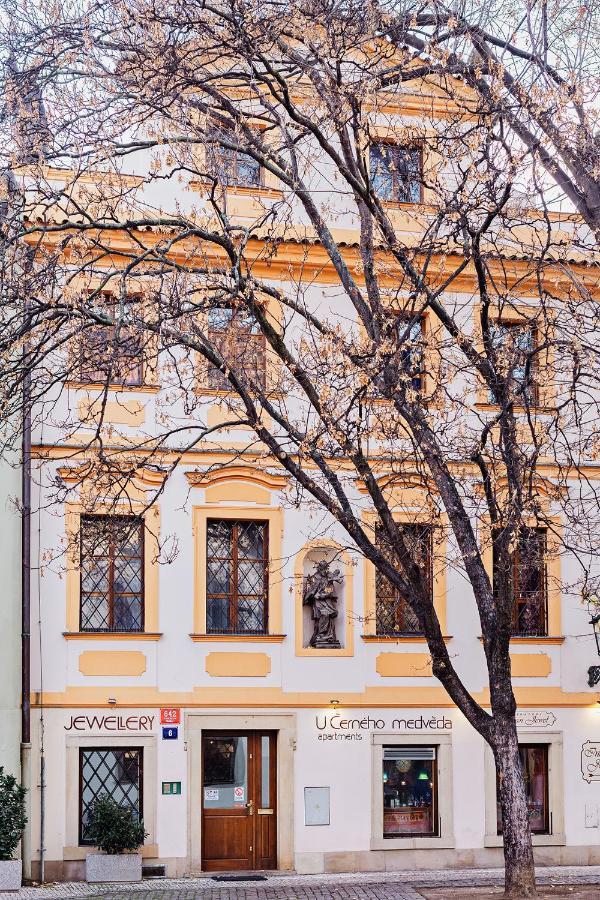 Ferienwohnung U Cerneho Medveda- At The Black Bear Prag Exterior foto