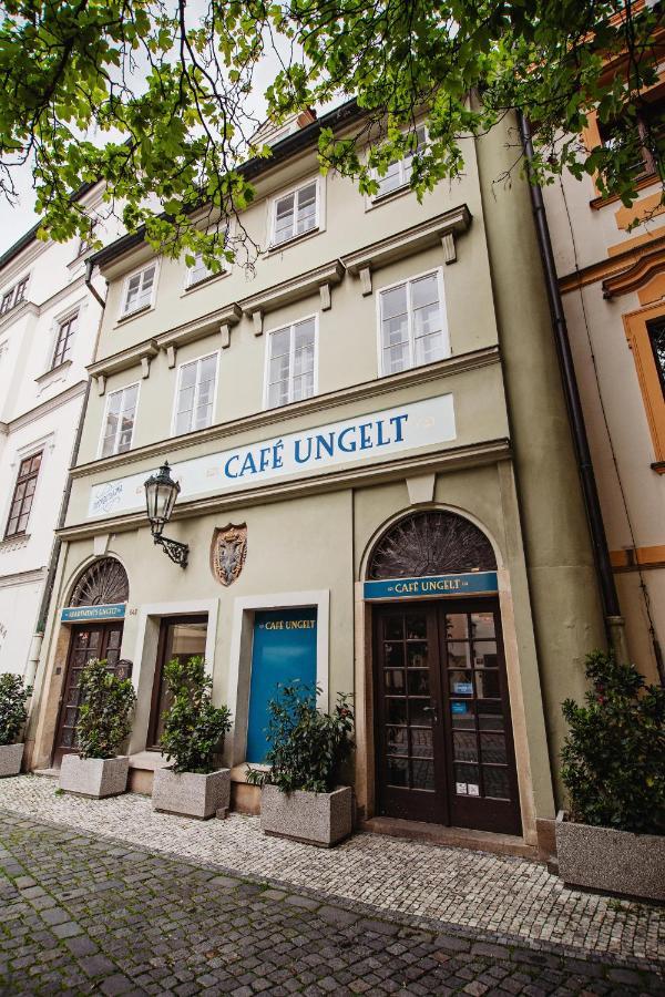 Ferienwohnung U Cerneho Medveda- At The Black Bear Prag Exterior foto